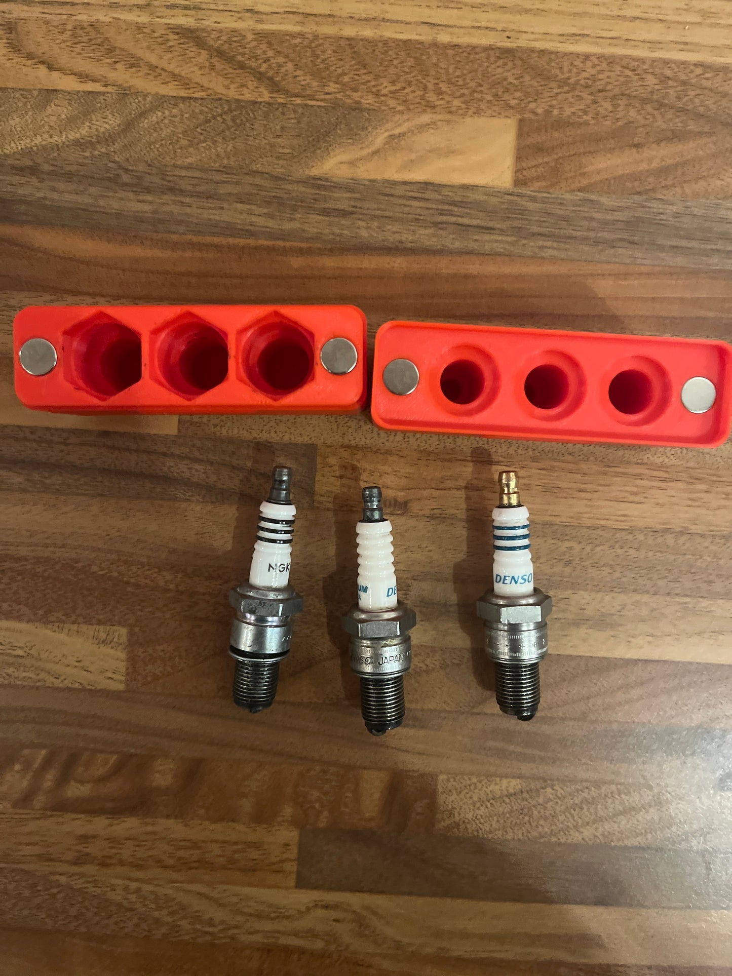 💥 3D Printed Spark Plug Case — Magnetic Closure