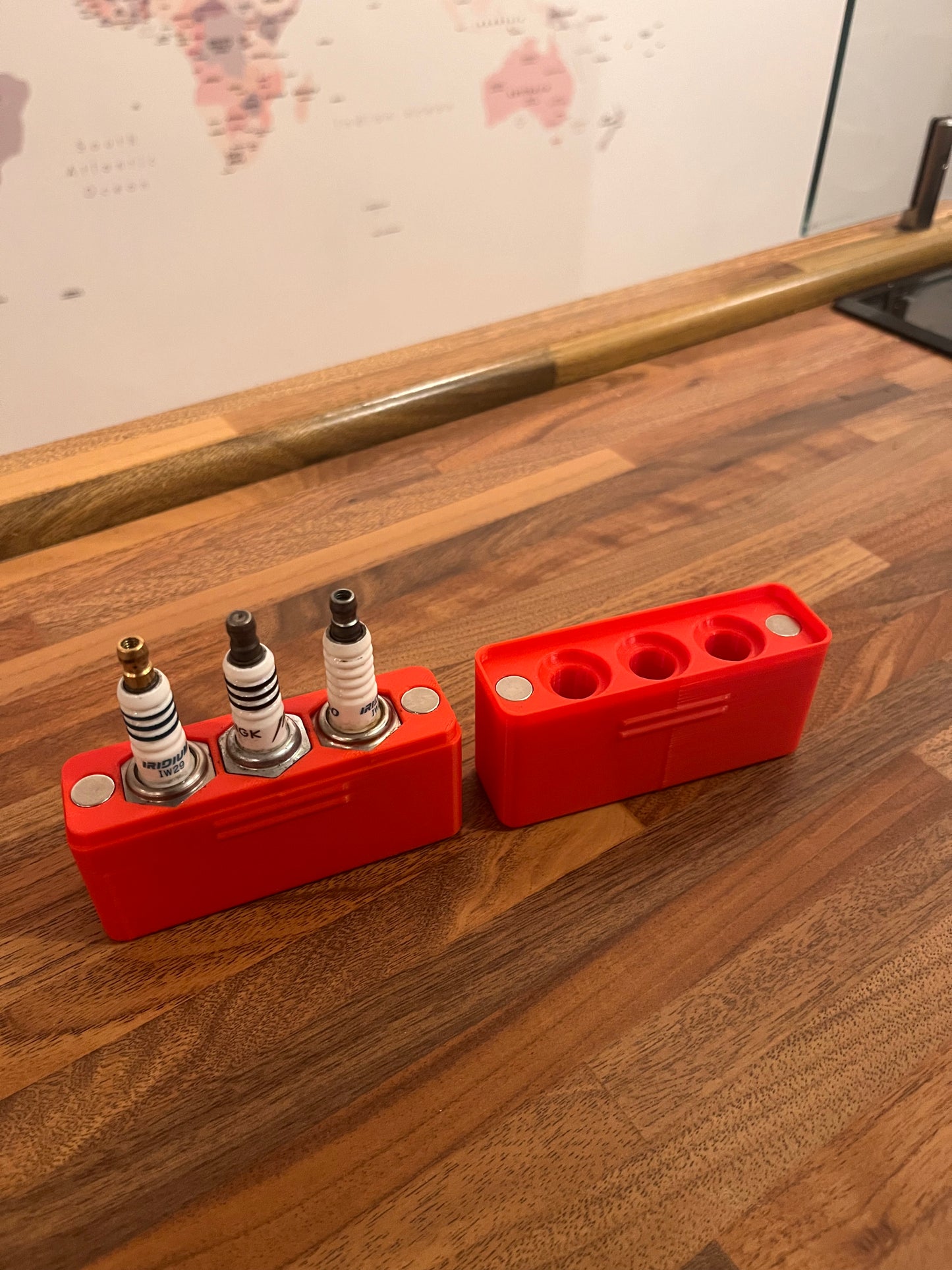 💥 3D Printed Spark Plug Case — Magnetic Closure